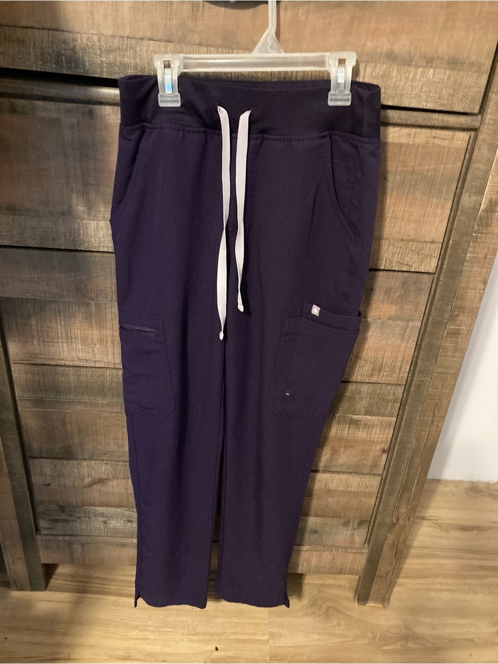 FIGS Technical Collection Scrub Set - Picture 2 of 3